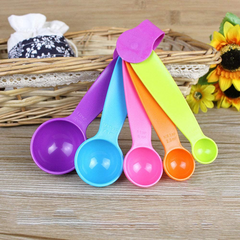 Set of 5 - Plastic Kitchen Baking Measuring Spoons - Random Color