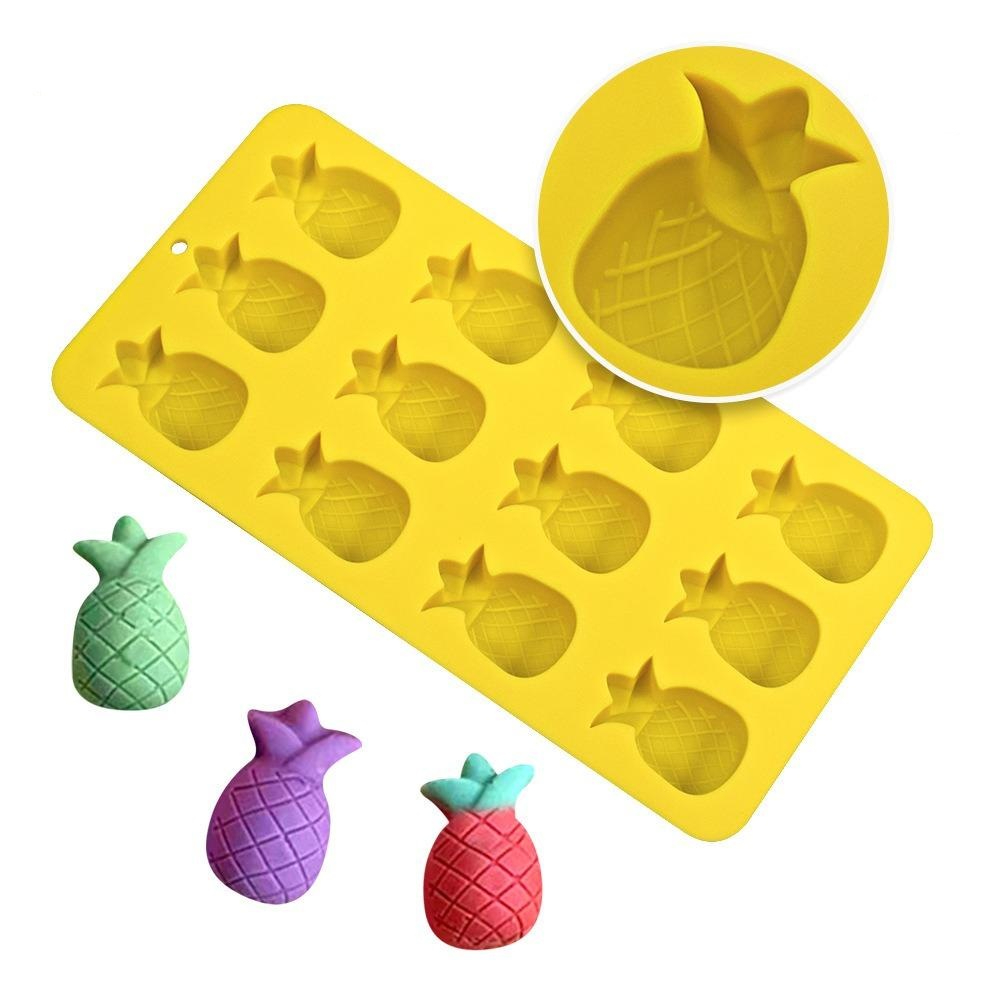 Multifunctional Random Color Silicone 12 Cavity Pineapple Style Ice Tray, Chocol