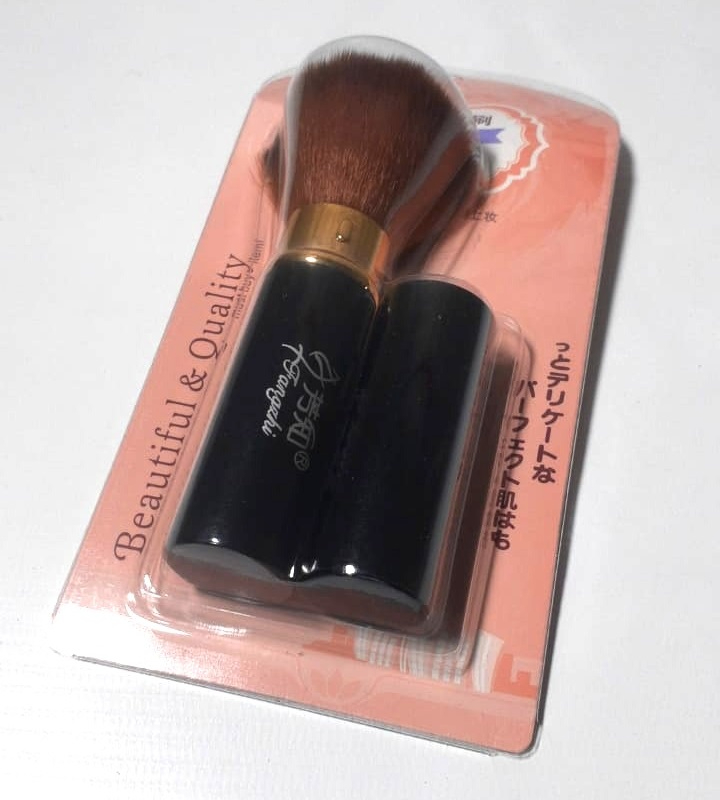 Retractable Makeup Brush for Blush With Cover, Blush-on Brushes, Travel Makeup B